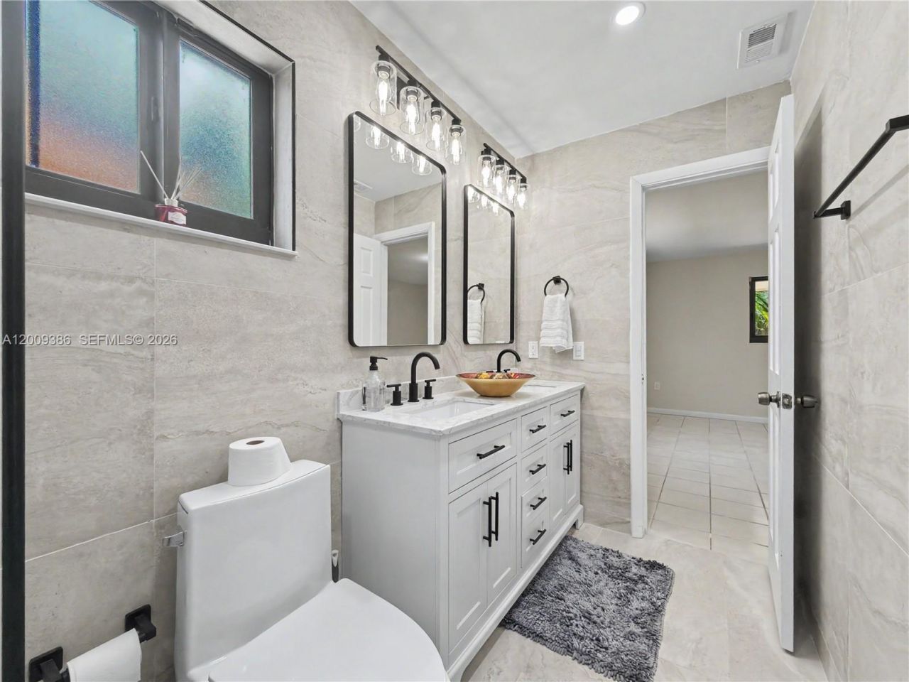 6714 N Waterway Dr, Miami, FL 33155 Photo