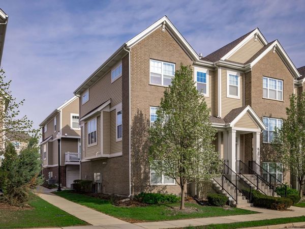 822 Center Street, Des Plaines, IL 60016