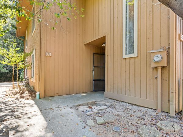 836 Lake Hollow Boulevard SW, Marietta, GA 30064