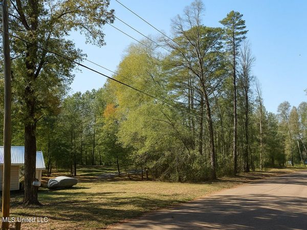 8 Holiday Road, Brandon, MS 39042