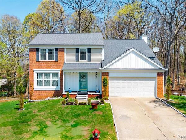 425 Thornridge Court , Rochester Hills, MI 48307