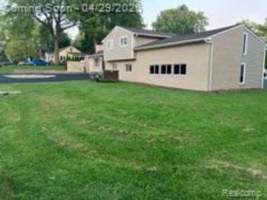 5441 Sunnycrest Drive, West Bloomfield Twp, MI 48323