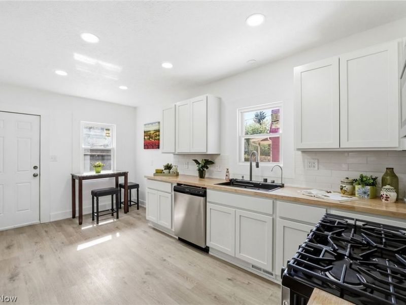 2009 Marlindale Road, Cleveland, OH 44118 Photo 10