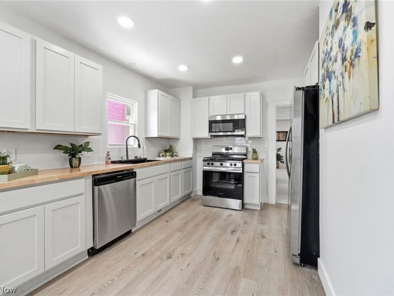 2009 Marlindale Road, Cleveland, OH 44118 Photo 11