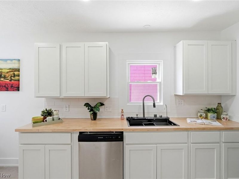 2009 Marlindale Road, Cleveland, OH 44118 Photo 14