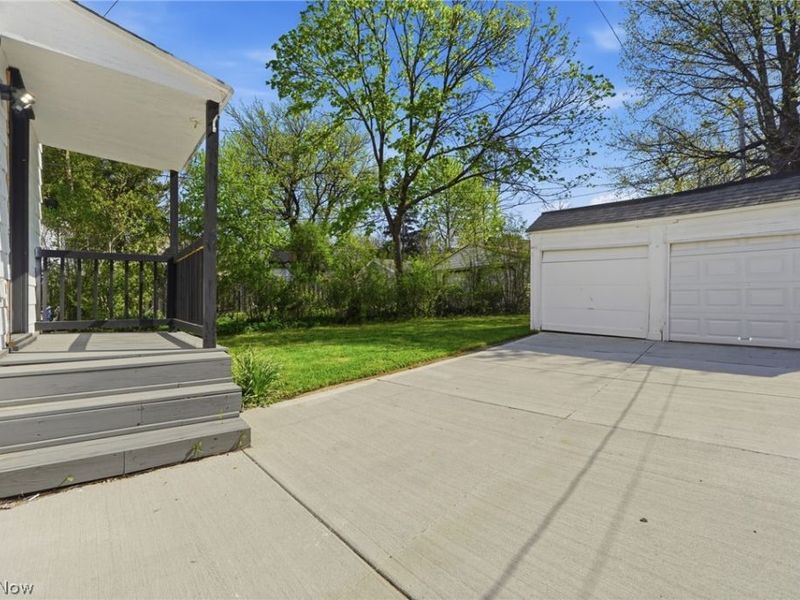 2009 Marlindale Road, Cleveland, OH 44118 Photo 2