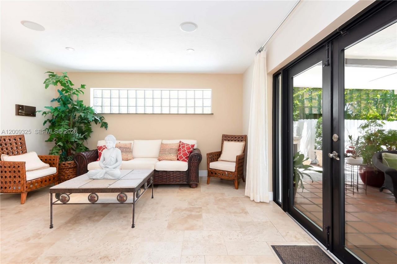 13300 SW 21st St, Miami, FL 33175 Photo