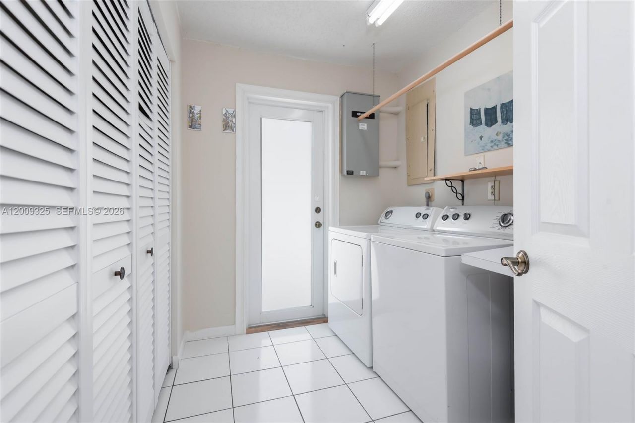 13300 SW 21st St, Miami, FL 33175 Photo