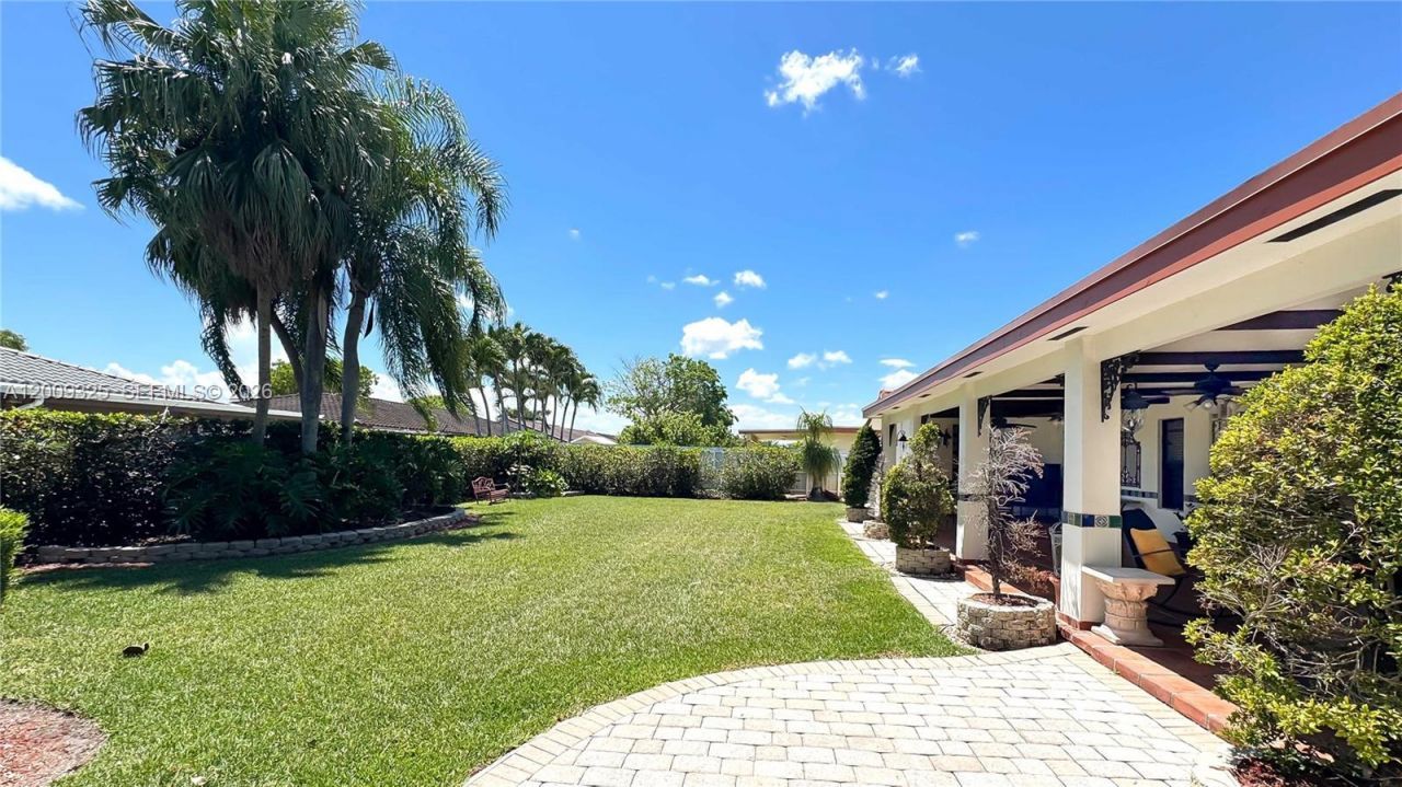 13300 SW 21st St, Miami, FL 33175 Photo