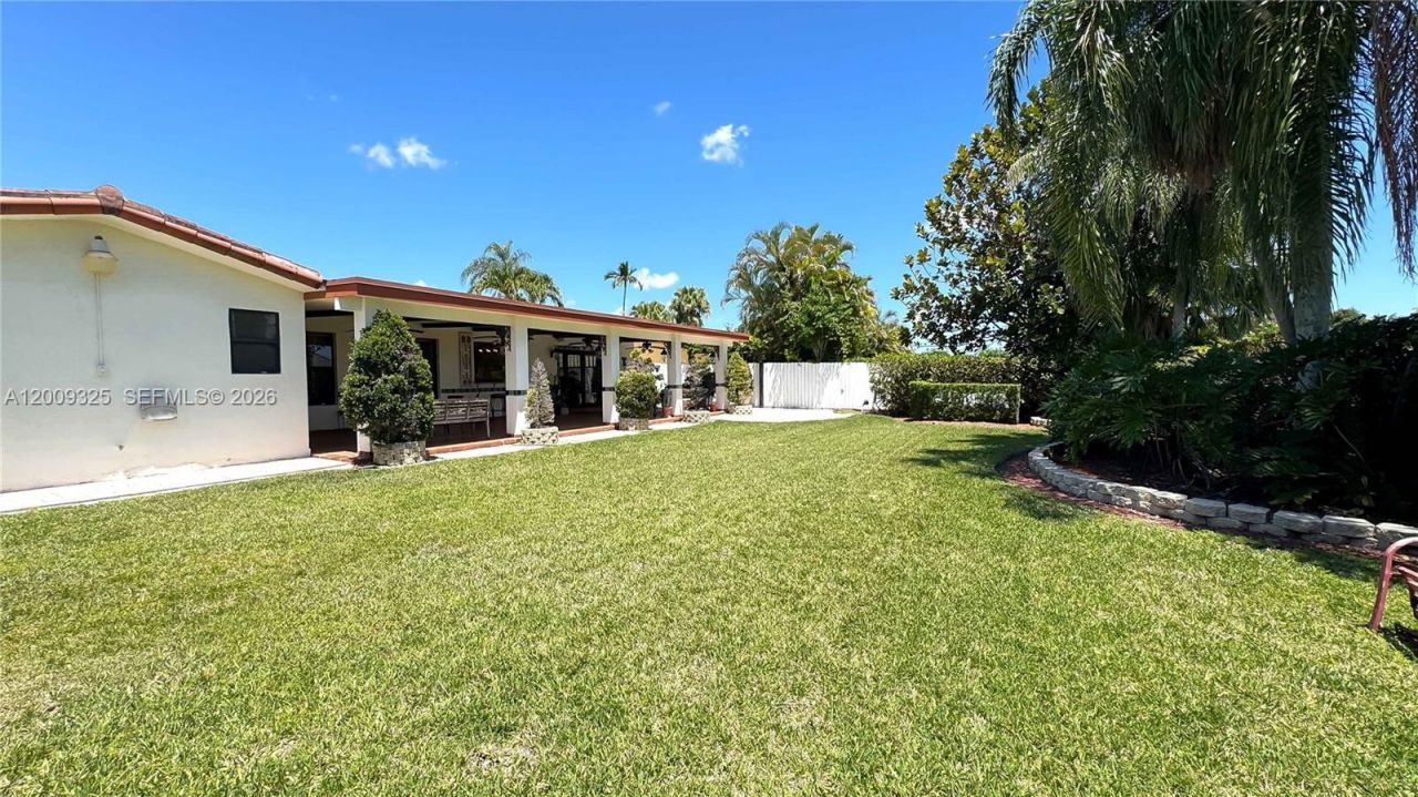 13300 SW 21st St, Miami, FL 33175 Photo