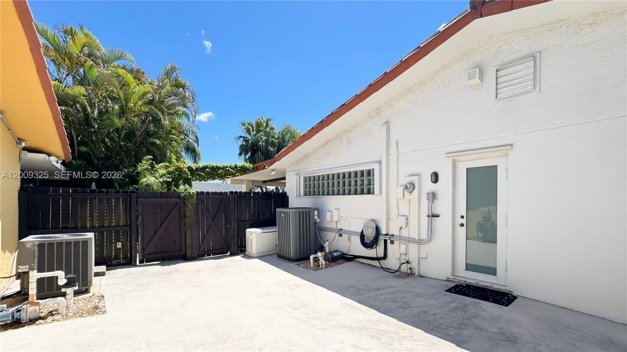 13300 SW 21st St, Miami, FL 33175 Photo