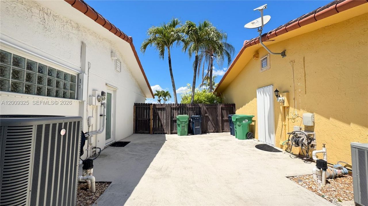 13300 SW 21st St, Miami, FL 33175 Photo