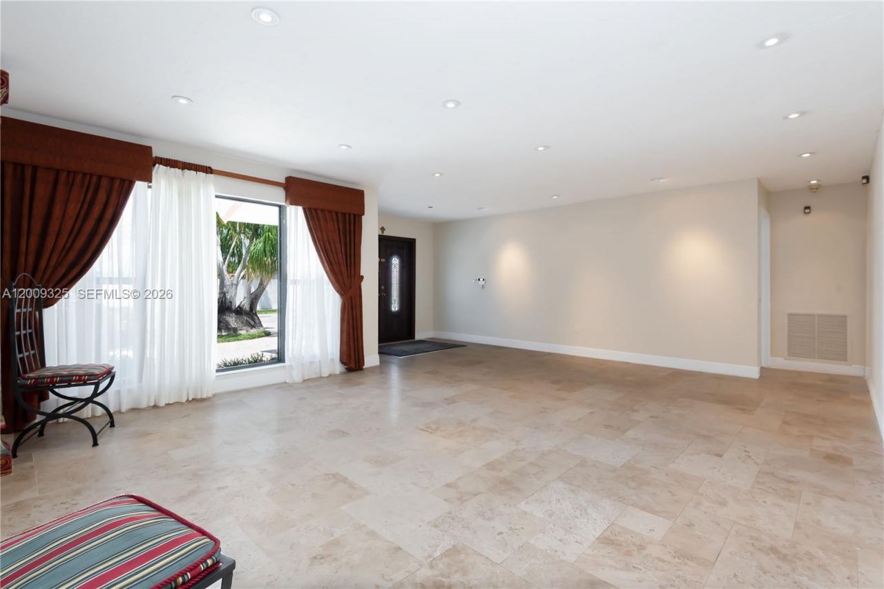 13300 SW 21st St, Miami, FL 33175 Photo