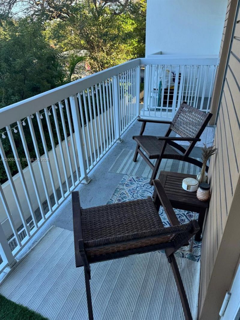 2740 SW 28th Ter, Unit 305, Miami, FL 33133 Photo