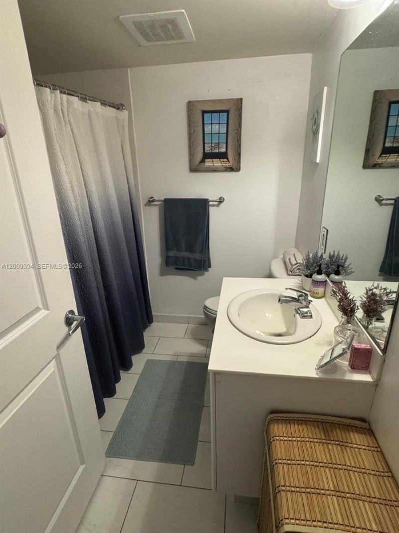 2740 SW 28th Ter, Unit 305, Miami, FL 33133 Photo