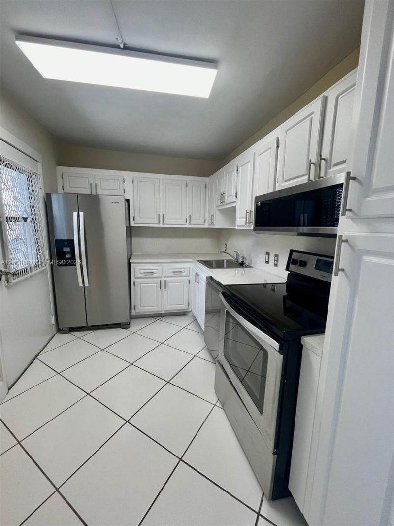 20400 W Country Club Dr , Unit 608, Aventura, FL 33180 Photo
