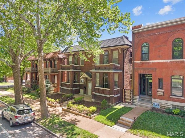 4504 Arsenal Street , St Louis, MO 63116