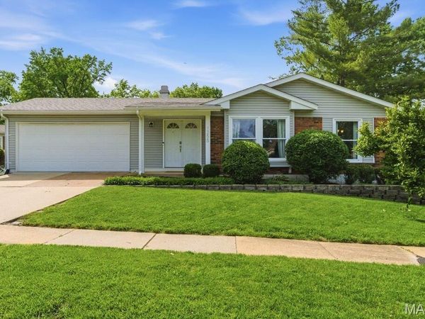 1255 Jade Wind Circle, Ballwin, MO 63011
