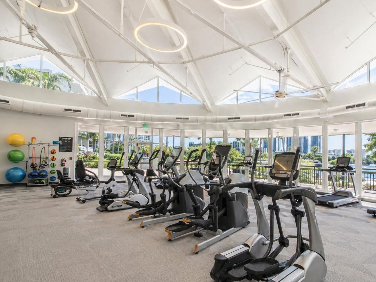600 Three Islands Boulevard, Unit 1016, Hallandale Beach, FL 33009 Photo