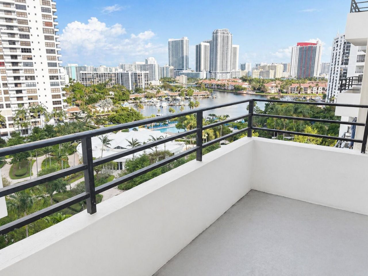 600 Three Islands Boulevard, Unit 1016, Hallandale Beach, FL 33009 Photo