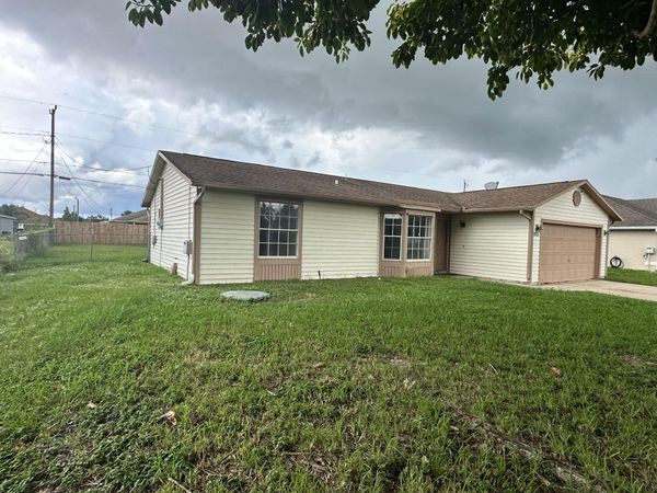 1021 SW Dubois Avenue, Port St. Lucie, FL 34953