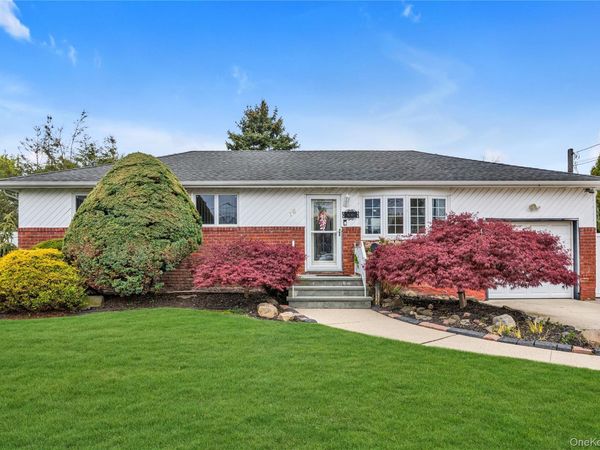 16 W 16th Street, Deer Park, NY 11729