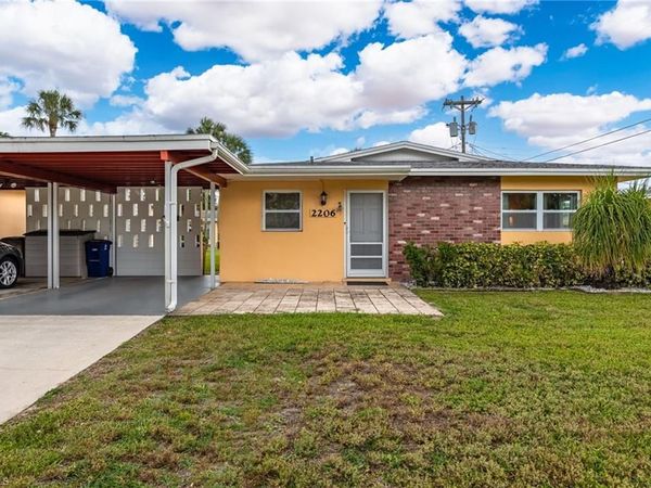 2206 E 6th ST, LEHIGH ACRES, FL 33936