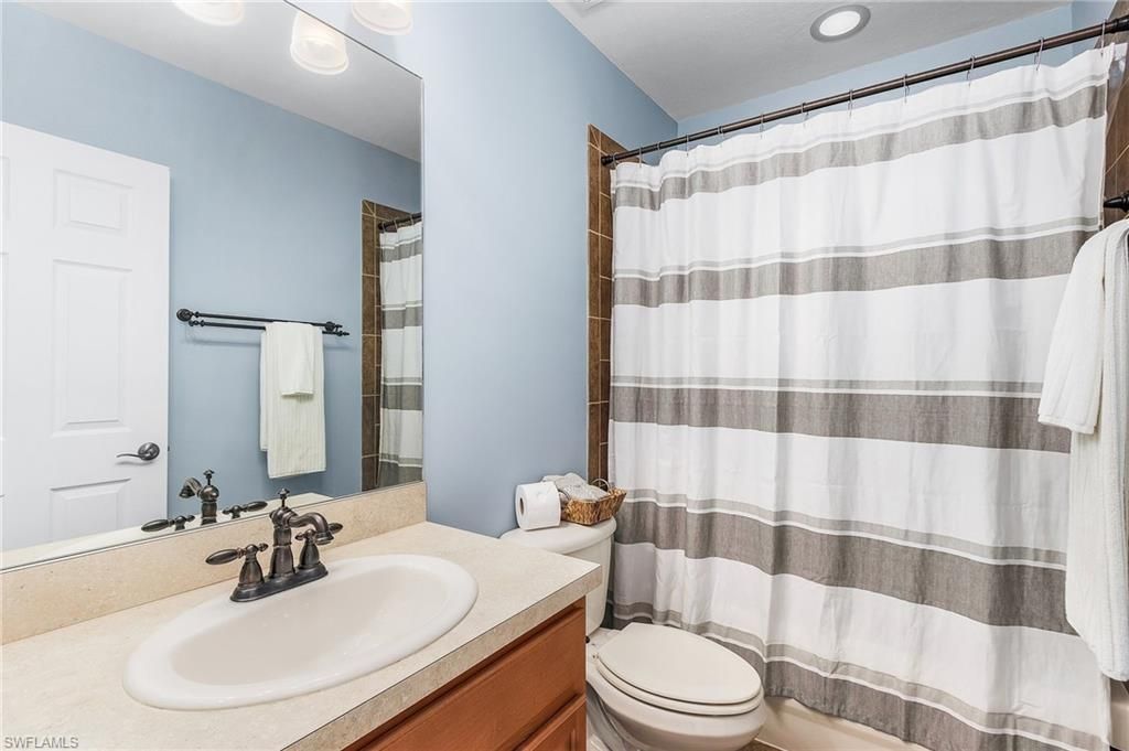 2427 Laurentina Ln, Cape Coral, FL 33909 Photo