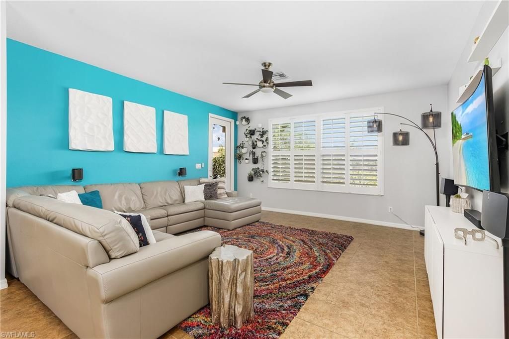 2427 Laurentina Ln, Cape Coral, FL 33909 Photo