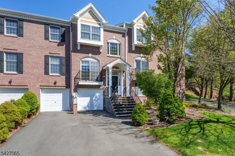 59 Spring Hill Cir, Wayne, NJ 07470 Main Photo