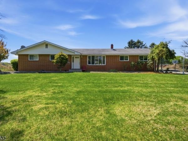 131 Califon Rd, Washington, NJ 07853