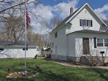 221 W Flynn Street, Redwood Falls, MN 56283