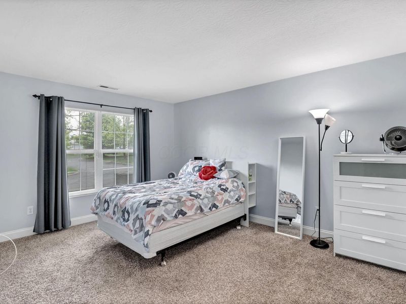 8396 Greyhawk Circle, Columbus, OH 43240 Photo 13