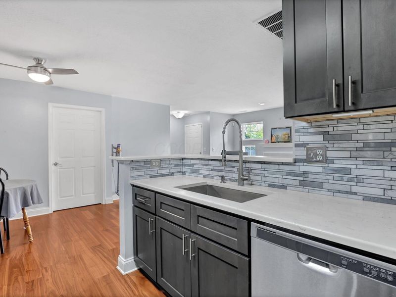 8396 Greyhawk Circle, Columbus, OH 43240 Photo 7