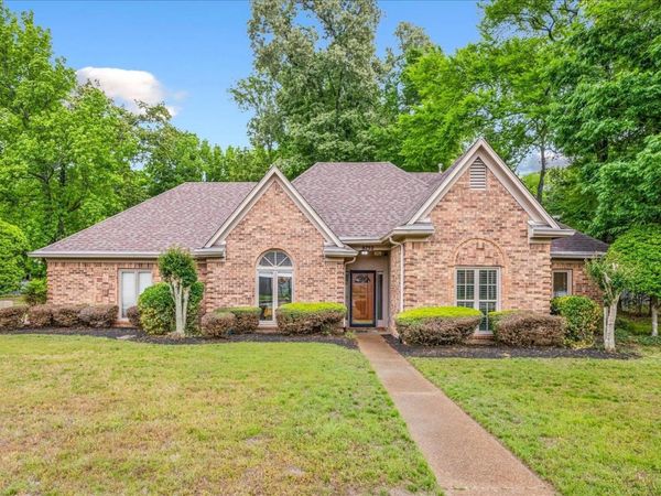 8752 E CARROLLWOOD LN, Memphis, TN 38016