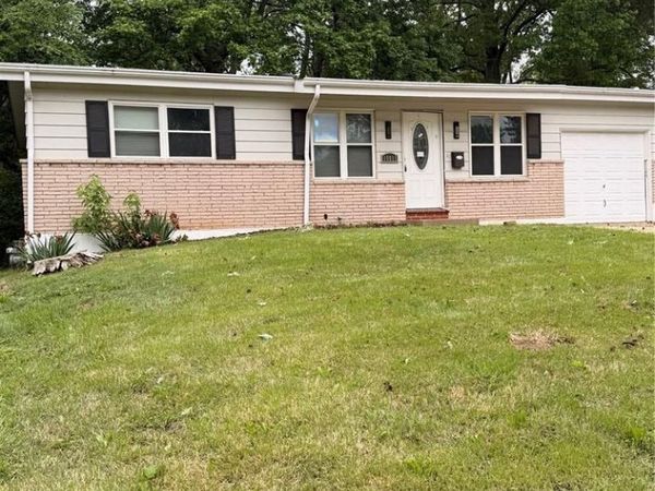 10815 Vorhof Drive, St Louis, MO 63136