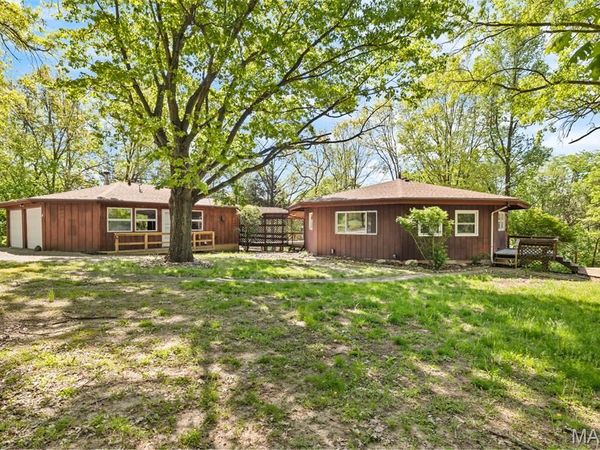 60 My Lane, Hillsboro, IL 62049