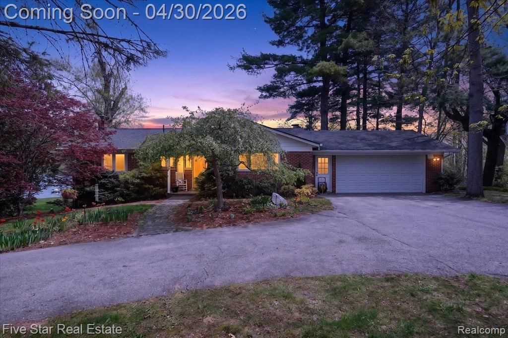 630 Sunset, White Lake Township, MI 48383 Main Photo