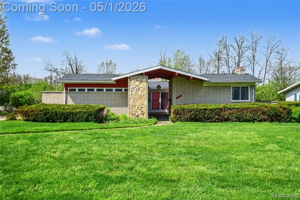 4400 Hedgethorn Circle, Burton, MI 48509 Main Photo