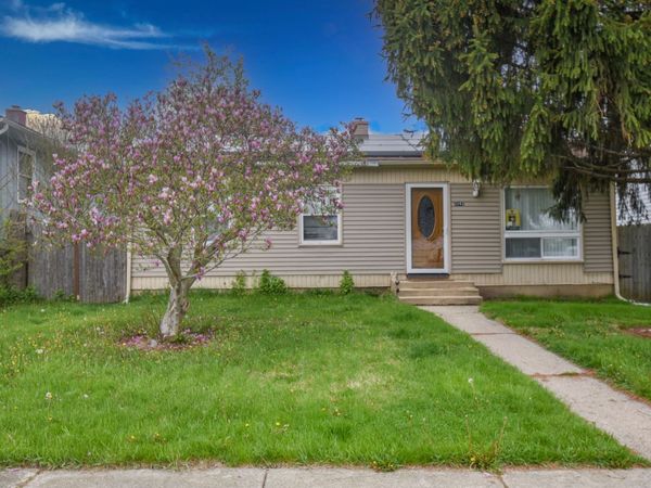 2042 GIDEON Avenue , Zion, IL 60099