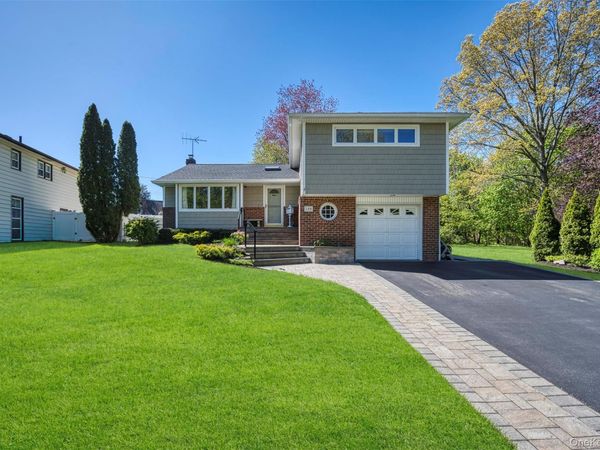 180 Radcliff Drive, East Norwich, NY 11732