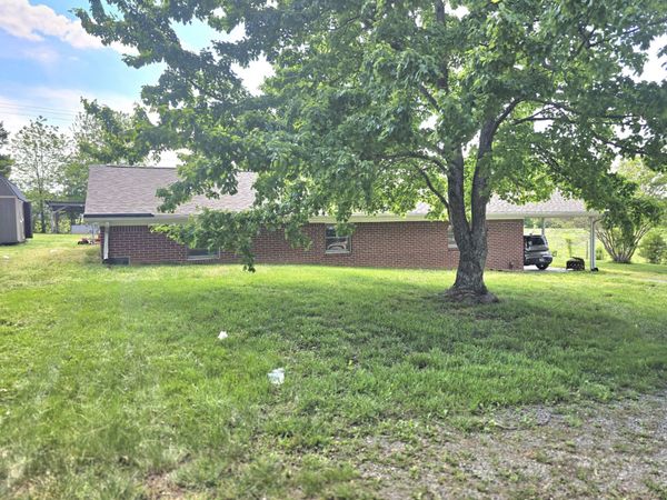 1833 New Hope Rd , Cadiz, KY 42211