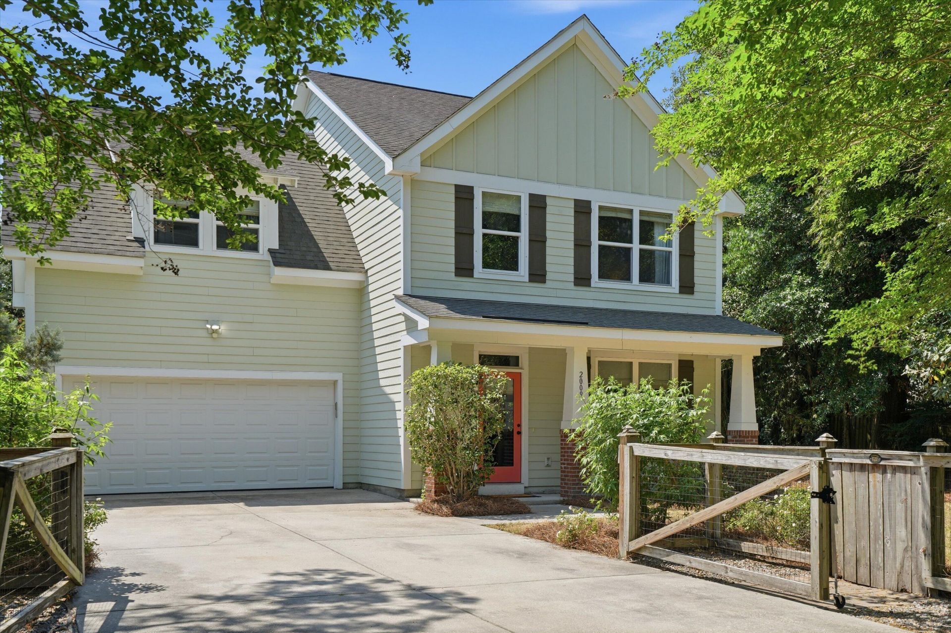 2009 Frampton Avenue Photo 6