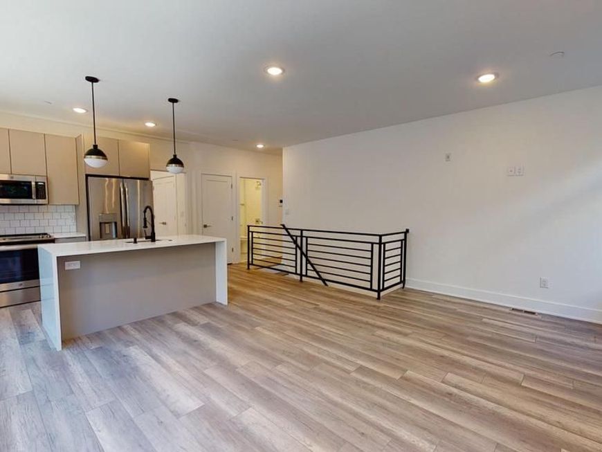 812 N 16th Street, Unit 2, Philadelphia, PA 19130 Main Photo