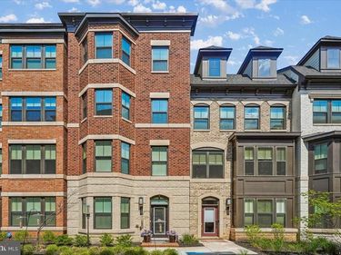 110 NW MARKET SQUARE NW, Unit 24, VIENNA, VA 22180