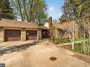 10 PENNSYLVANIA AVENUE, FAIRLESS HILLS, PA 19030