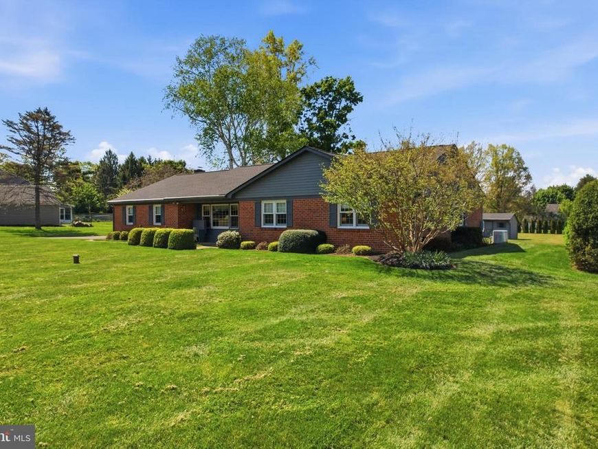 228 Chestnut Valley Drive, Doylestown, PA 18901 Main Photo
