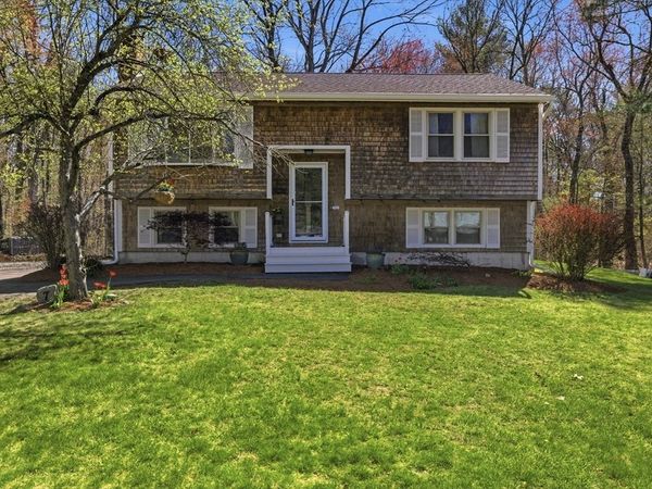 7 Barrows Ct, Norton, MA 02766