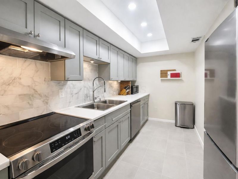 1370 Lake Shore Drive, Unit 148, Columbus, OH 43204 Photo 8