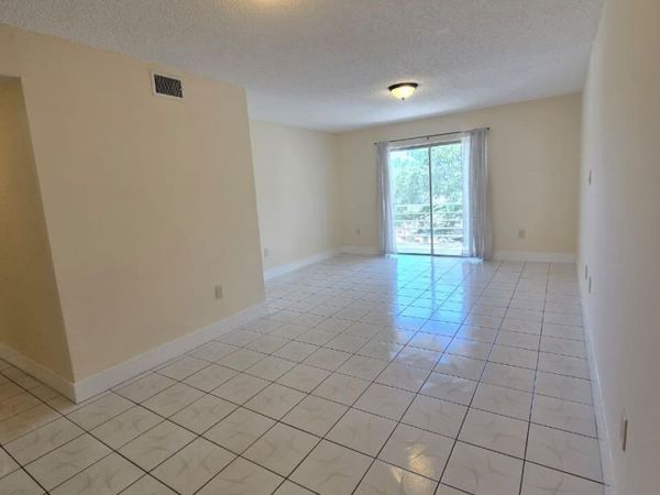 4304 NW 9th Avenue, Unit 1-3b, Deerfield Beach, FL 33064